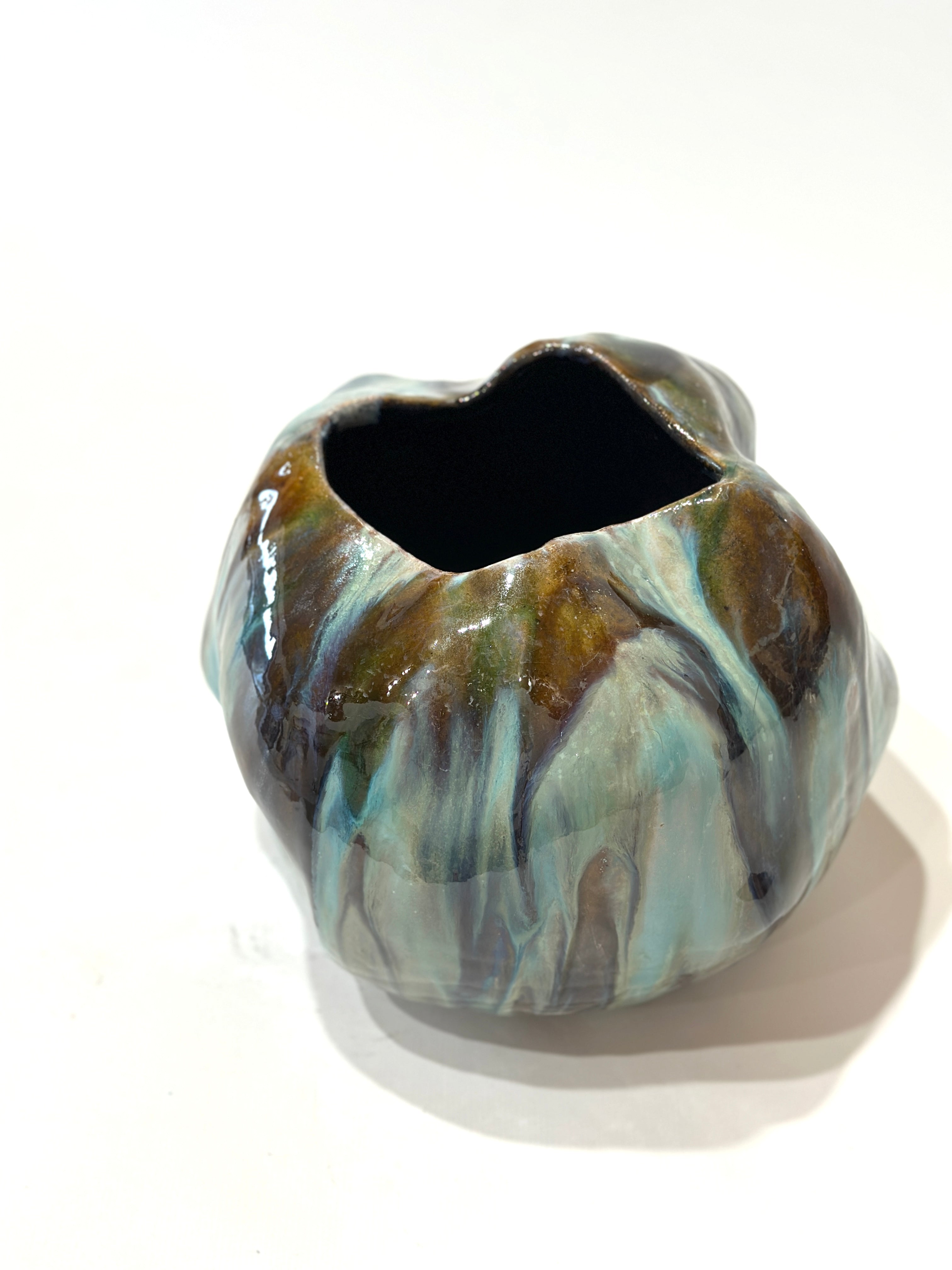 Ręcznie robiony wazon ceramiczny z połyskującym szkliwem - zdjęcie 2