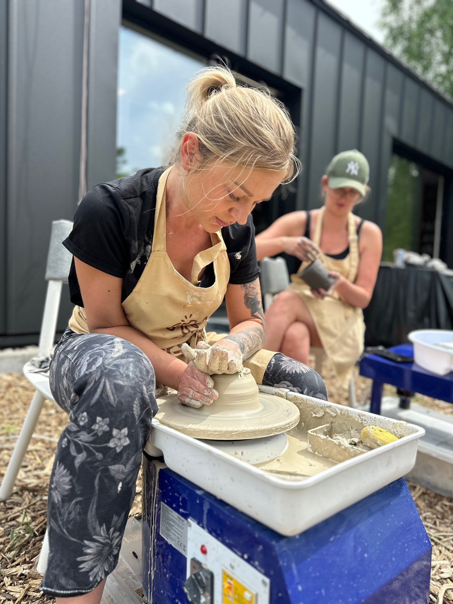 Niedzielne warsztaty ceramiczne i relaks z gliną w pracowni - zdjęcie 7